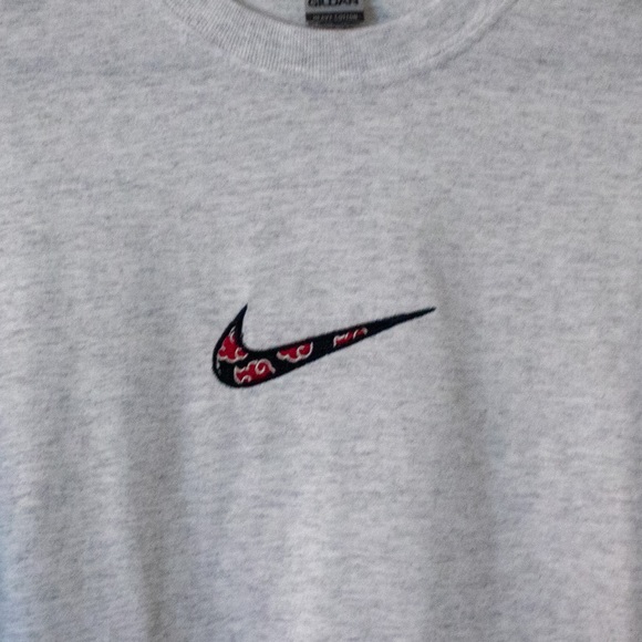 Akatsuki Embroidered Anime Tee - Picture 2 of 2